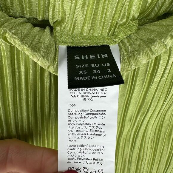 SHEIN High Waist Green Pleated Shorts (XS) - Picture 6 of 6